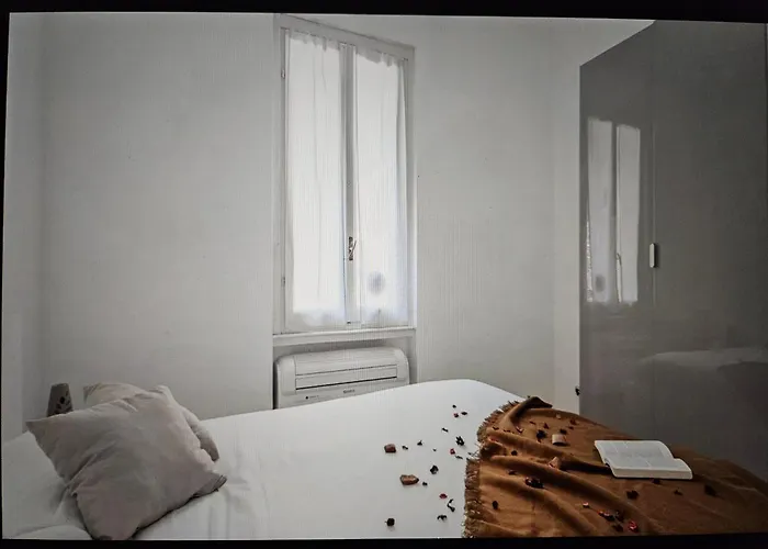 Two-Room Apartment San Babila Milan