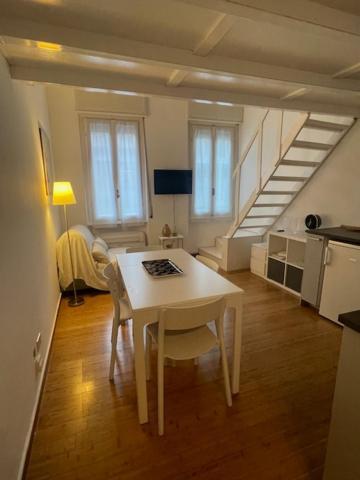 Appartement Two-room San Babila Milaan